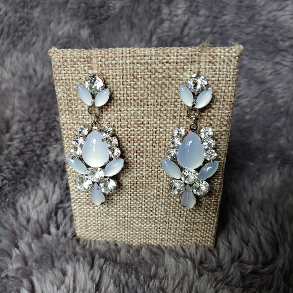 Premier Designs "Dreamy" Earrings - Picture 4 of 9